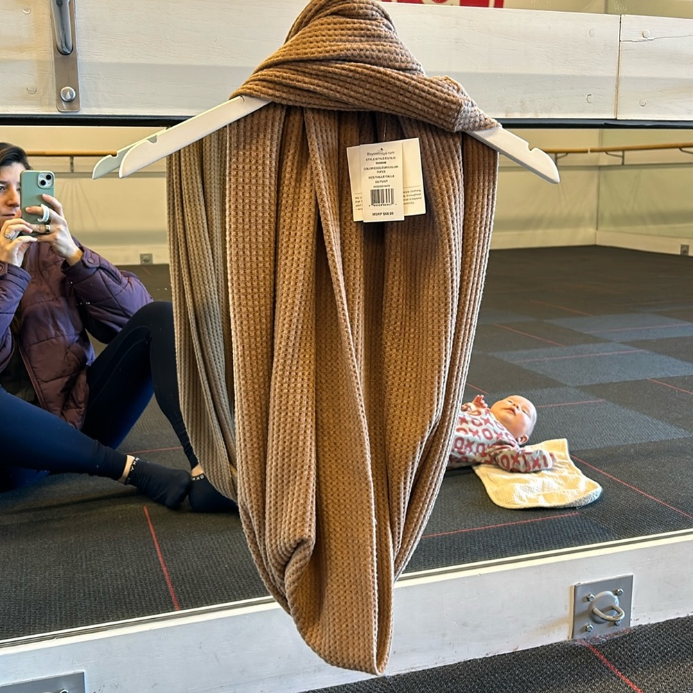 Beyond Yoga circle infinity scarf